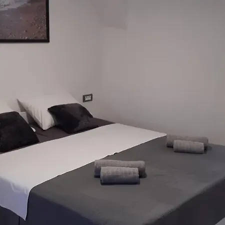 Goga Apartment *